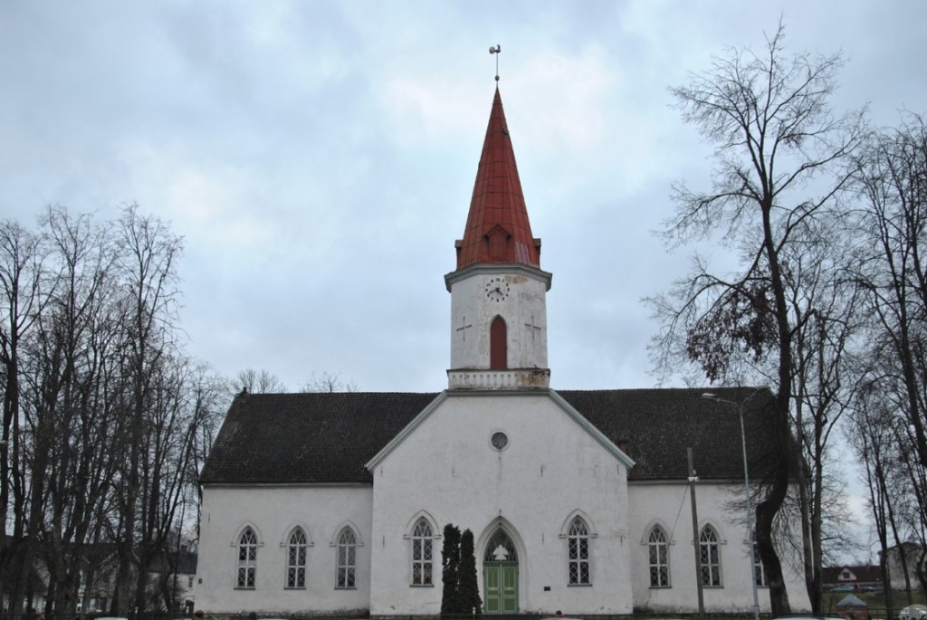 Uzsāk ziedojumu vākšanu Smiltenes evaņģēliski luteriskās baznīcas jumta rekonstrukcijai
