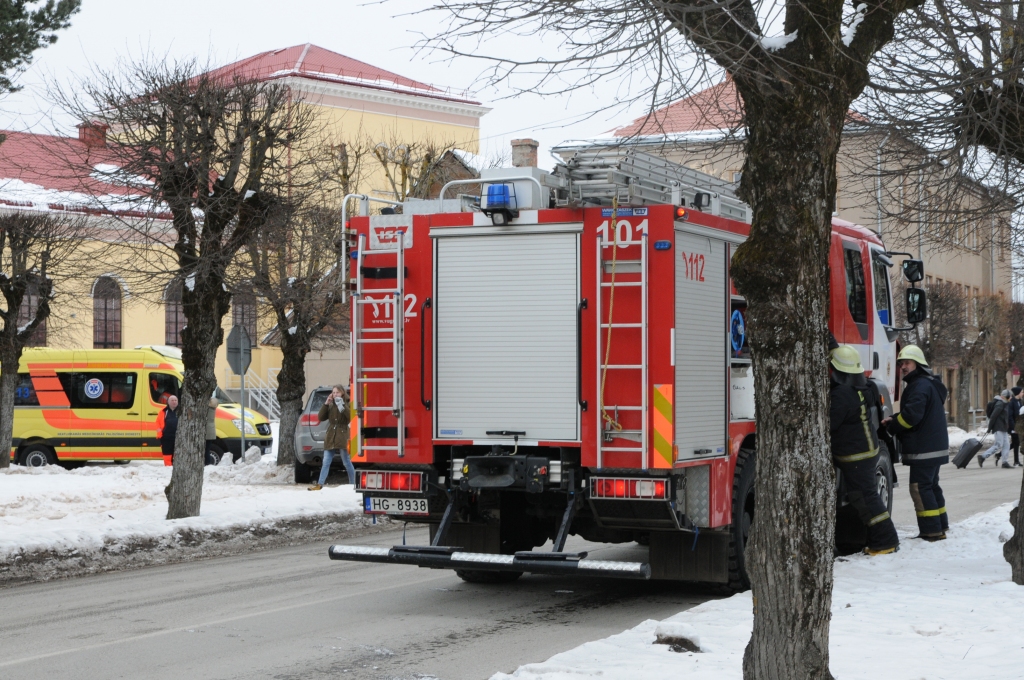 Valkas centrā – ceļu satiksmes negadījums (Papildināts ar policijas sniegto informāciju!)
