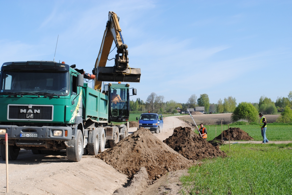 Plāņos un Jērcēnos atjauno autoceļus