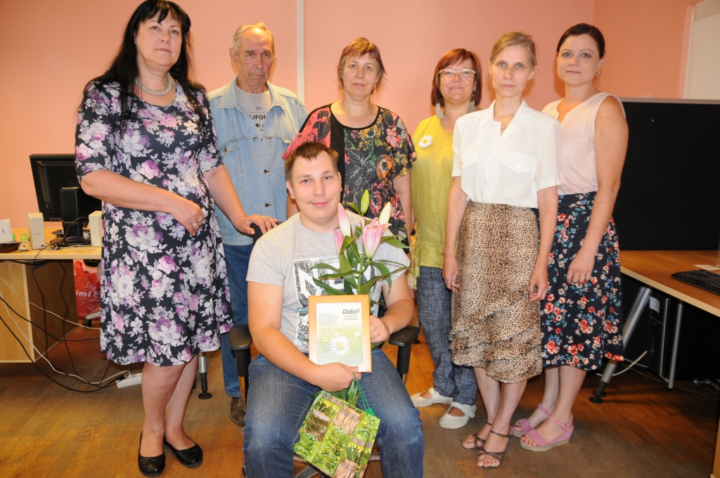 “Ziemeļlatvijas” praktikants Didzis – puisis ar īpašām vajadzībām – veiksmīgi pabeidz praksi un skolu