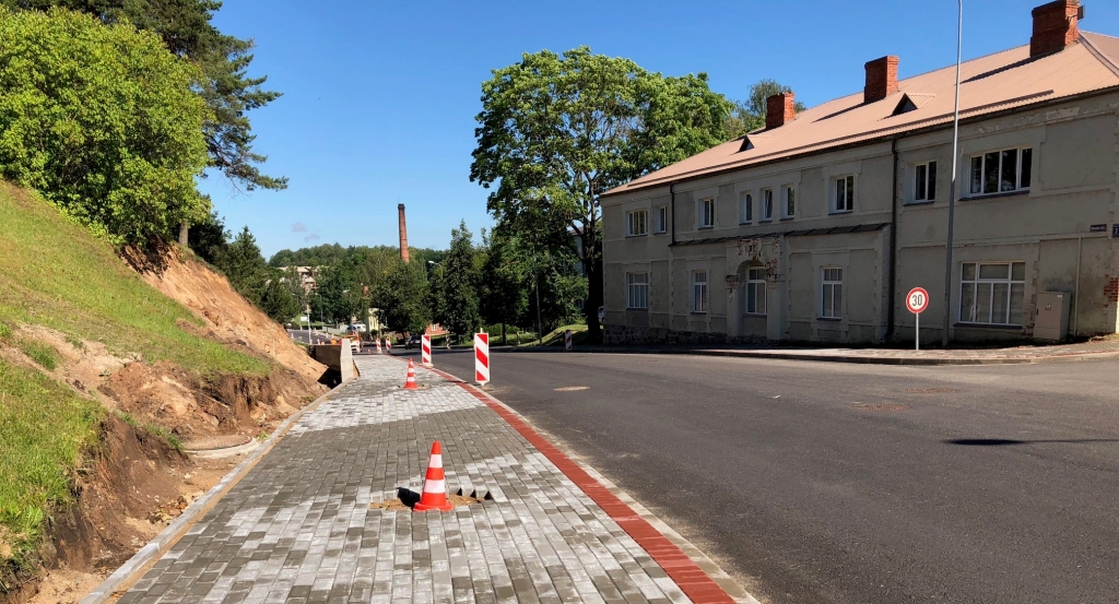 Smiltenē slēgs transportlīdzekļu satiksmi Gaujas ielā posmā no Raiņa līdz Krāsotāju ielai