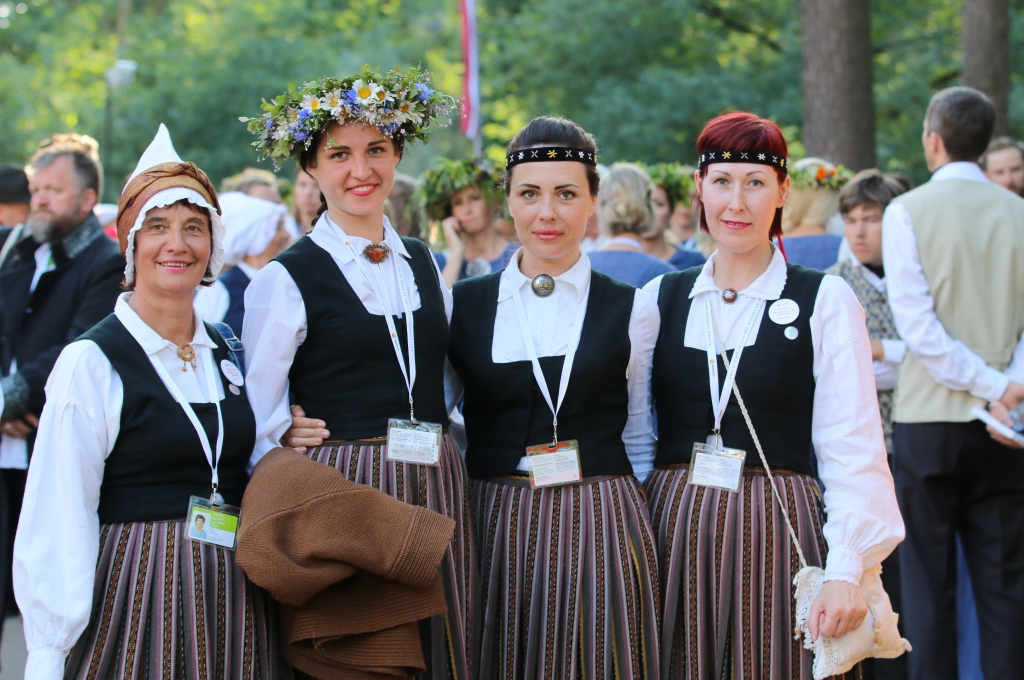 FOTO: Noskaņa Mežaparka estrādē īsu brīdi pirms Svētku noslēguma koncerta "Zvaigžņu ceļā"