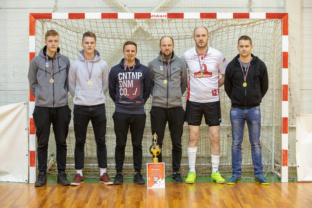 FOTO: Ar Smiltenes komandas “Skorpions” uzvaru kopvērtējumā noslēdzies Vidzemes – Smiltenes telpu futbola čempionāts