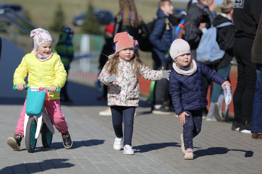Sezonu uzsāk 350 skatītāju priekšā