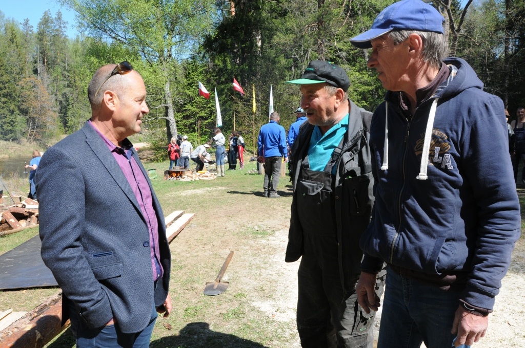 FOTO: Šopavasar Gaujas plostnieki sien jau 22.plostu