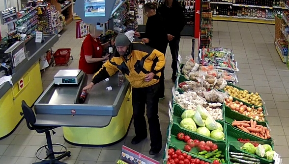 Aizdomās par noziedzīga nodarījuma izdarīšanu meklē attēlā redzamo vīrieti