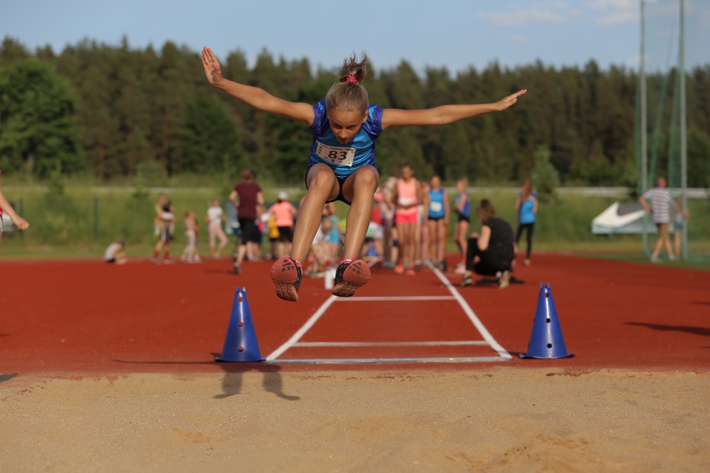 FOTO: Smiltenē aizvadīts vieglatlētikas sacensību “Valga – Smiltene – Valka” otrais etaps