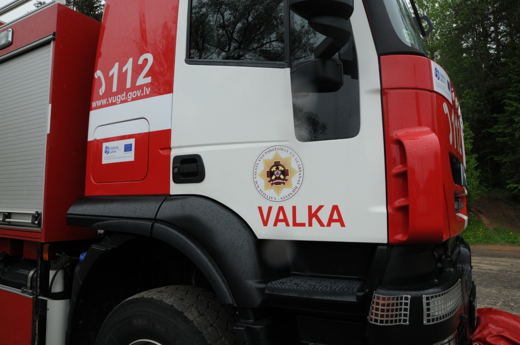 Valkā saimniecības ēkā – neliels ugunsgrēks