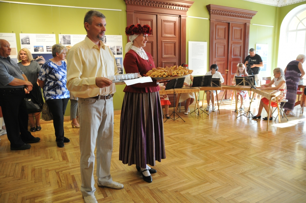 FOTO: Teātra festivāla "TĀLVILS" atklāšana Valkā