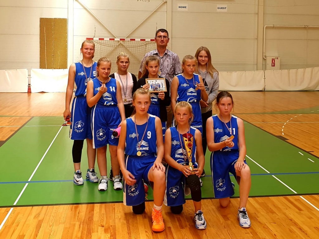 Komanda “Smiltene” – labākā pašu mājās sarīkotā starptautiskā basketbola turnīrā