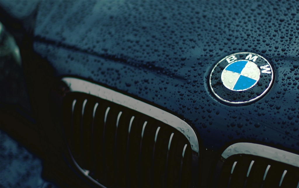 Madonas novadā “BMW” vadītājs piedāvā policistiem kukuli. Policisti pārkāpēju aizturēja