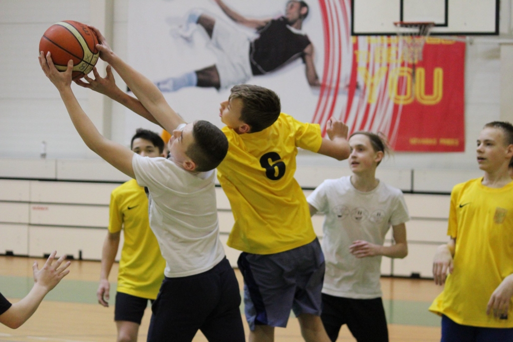 Aizvadītas Smiltenes novada skolu sacensības basketbolā