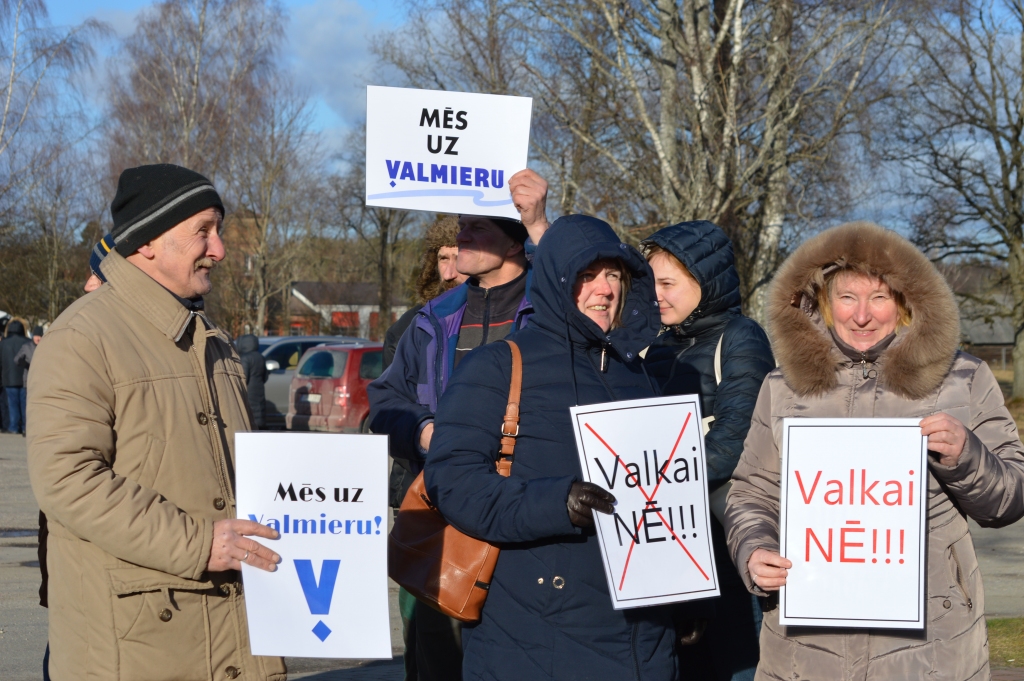  FOTO: Strenčos iedzīvotāji un uzņēmēji brīdina politiķus