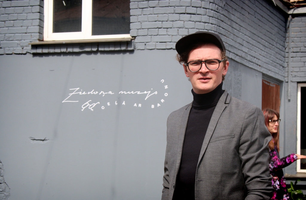 Imanta Ziedoņa muzejs ceļā ar Krišjāni Baronu