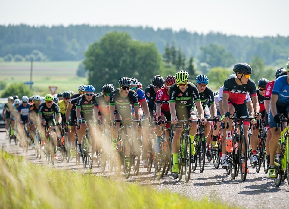 Latvijas kausa sezonas šosejas riteņbraukšanā startēs svētdien ar Valkas velobraucienu