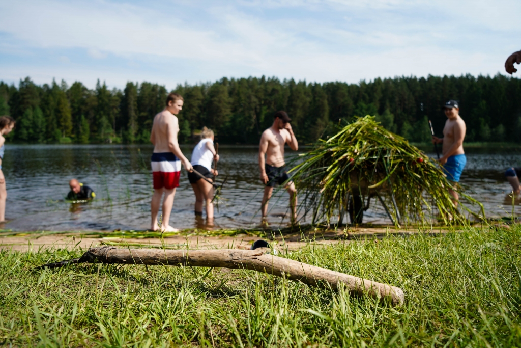 FOTO: Zāģezera apkārtnes sakopšanas talka