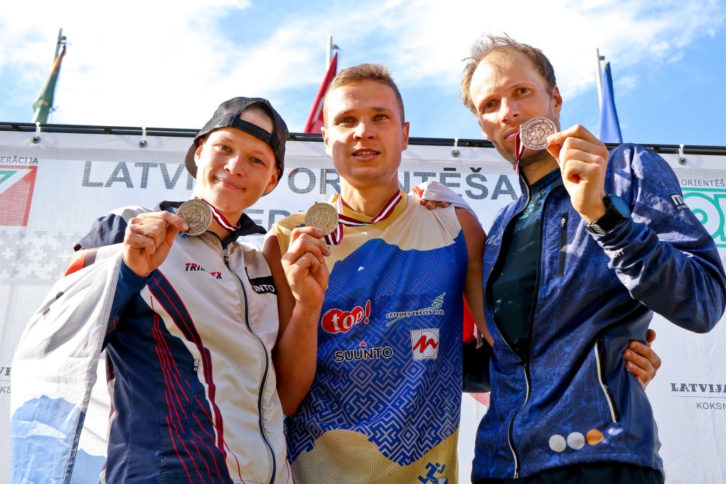 FOTO: Grundzālietis Artūrs Pauliņš izcīna uzvaru Latvijas čempionātā garajā distancē