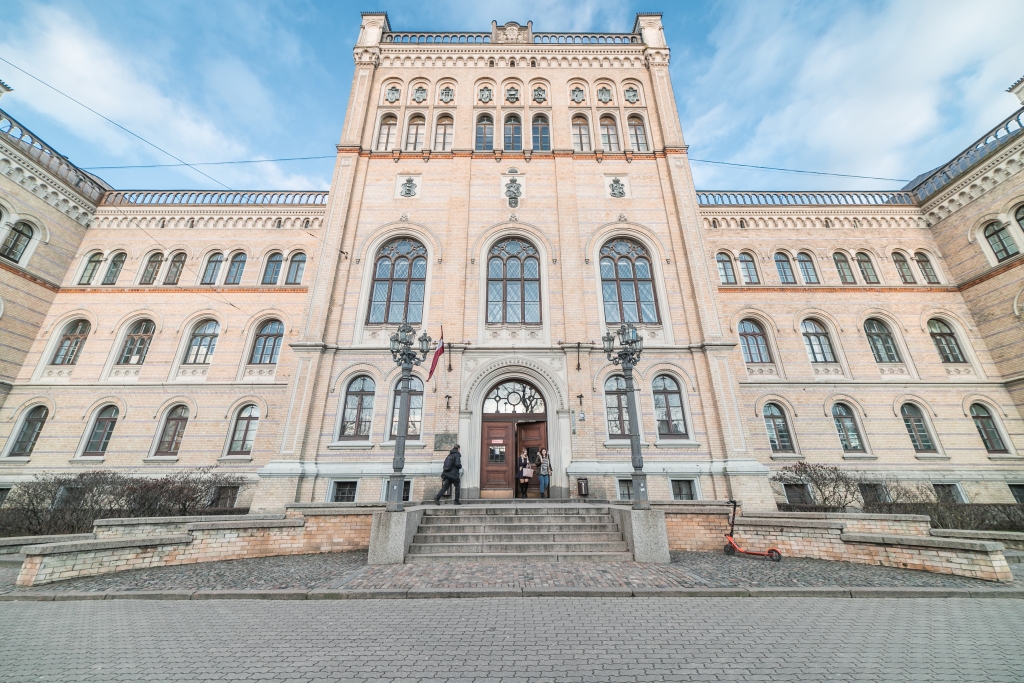 Izglītība ir labākais starta kapitāls. 27. jūlijā sāksies klātienes pieteikšanās un pieteikumu apstiprināšana studijām Latvijas augstskolās