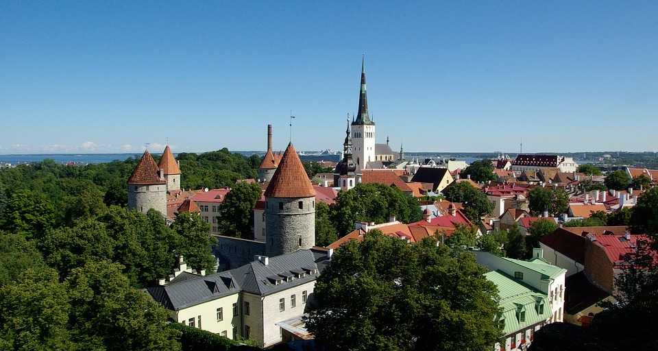 Sveicam kaimiņus igauņus Neatkarības atjaunošanas gadadienā!  Head taasiseseisvumispäeva! 