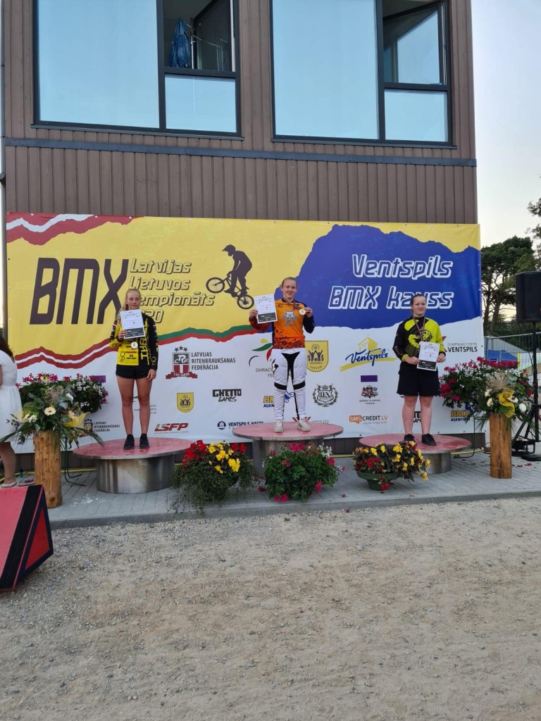 BMX riteņbraukšanā – Latvijas  čempiona un vicečempiona tituli