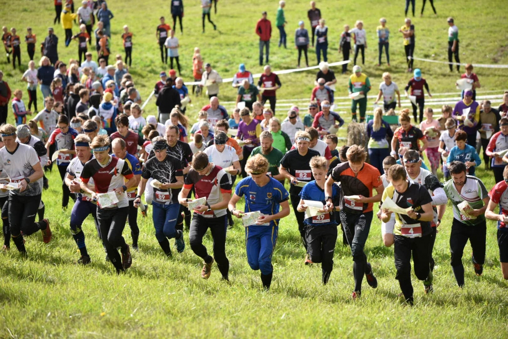 Latvijas čempionātā pagarinātajā distancē Azimuts OK - Sm BJSS sportisti izcīna astoņas medaļas