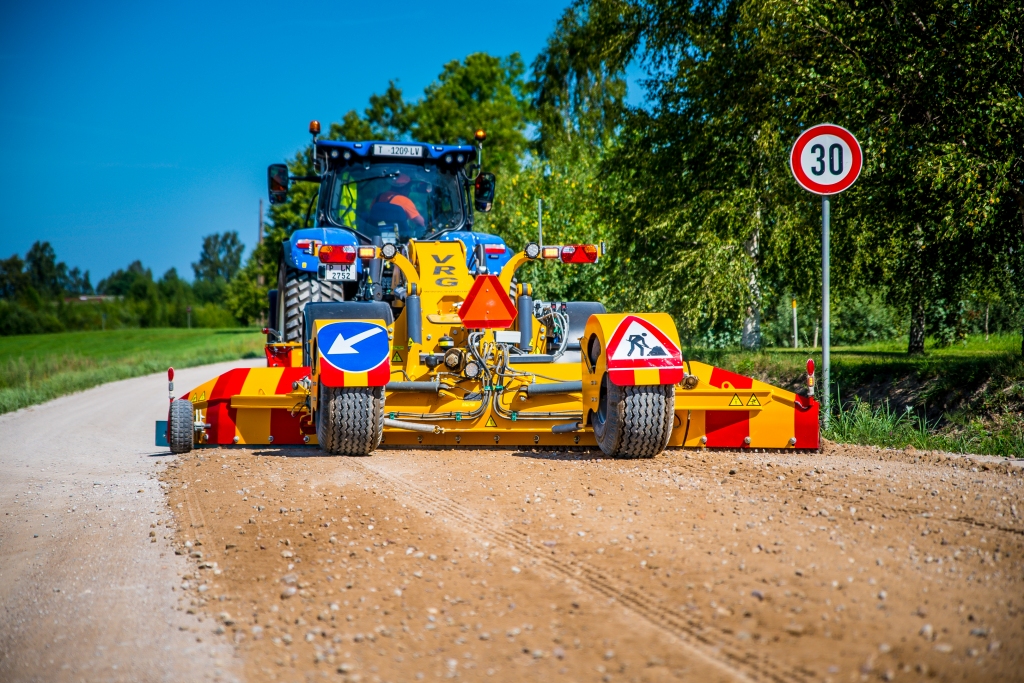  Autoceļu uzturētājs šogad greiderēšanas darbus veicis vairāk nekā 95 000 km garumā