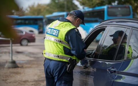 Igaunijas policija Valgā pagaidām vēl veic neregulārus reidus