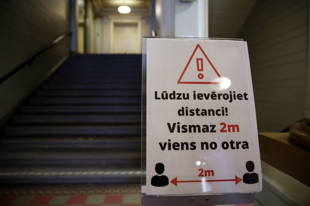 No 9. novembra jāievēro stingrāki epidemioloģiskās drošības pasākumi tirdzniecībā; brīvdienās un svētku dienās ierobežota tirdzniecības centru darbība