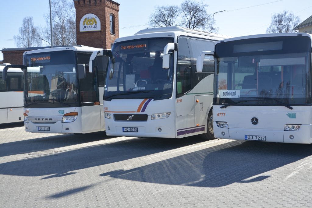 Valsts svētkos izmaiņas autobusu kustībā