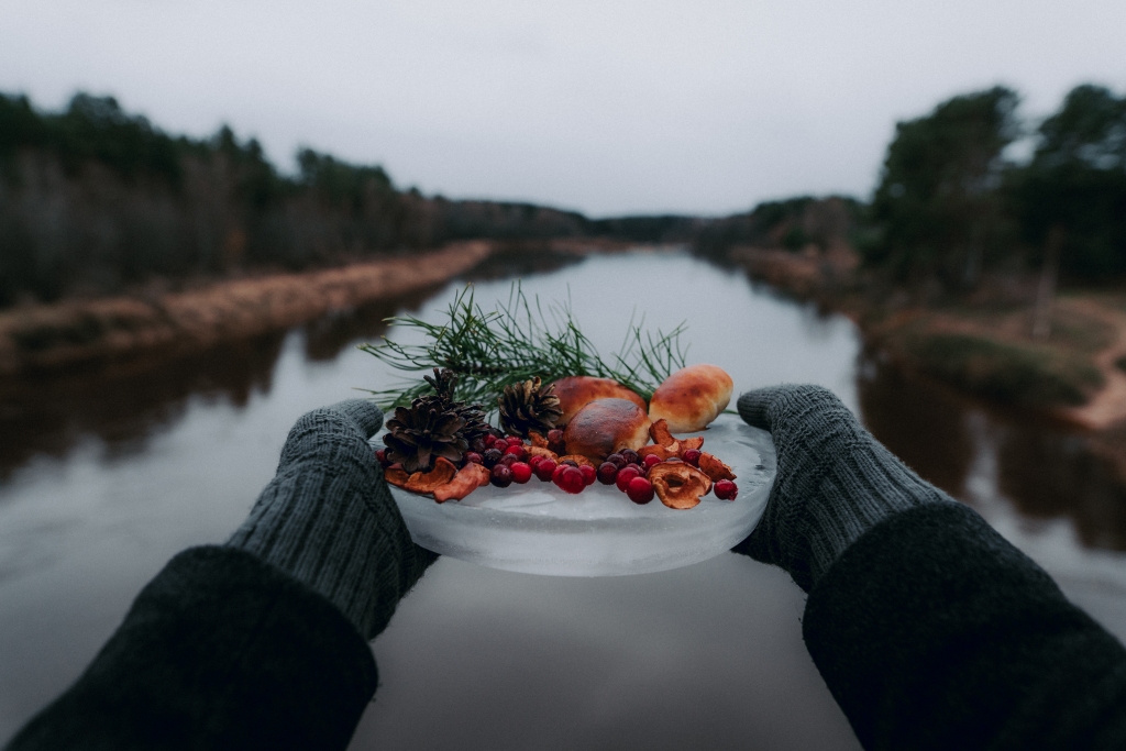 Valmiermuižā atklāj ziemas saulgriežu dāvanu tirgotavu