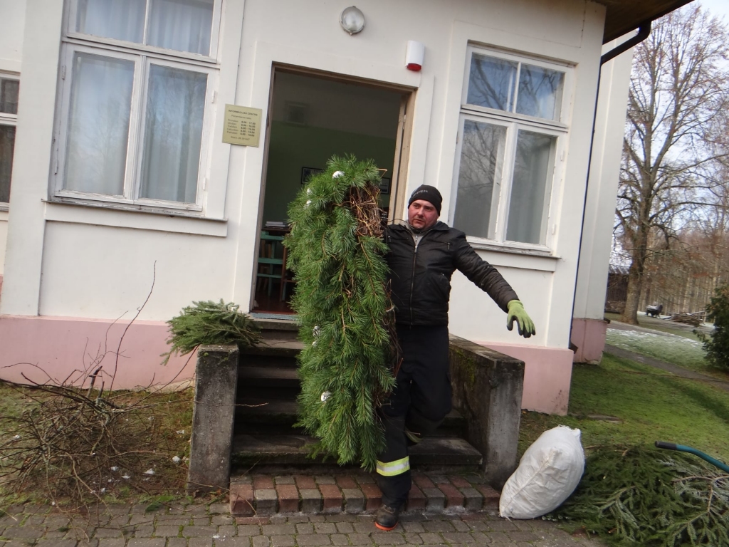 Kārķēnieši aicina ciemiņus  papildināt vietējo rūķu saimi