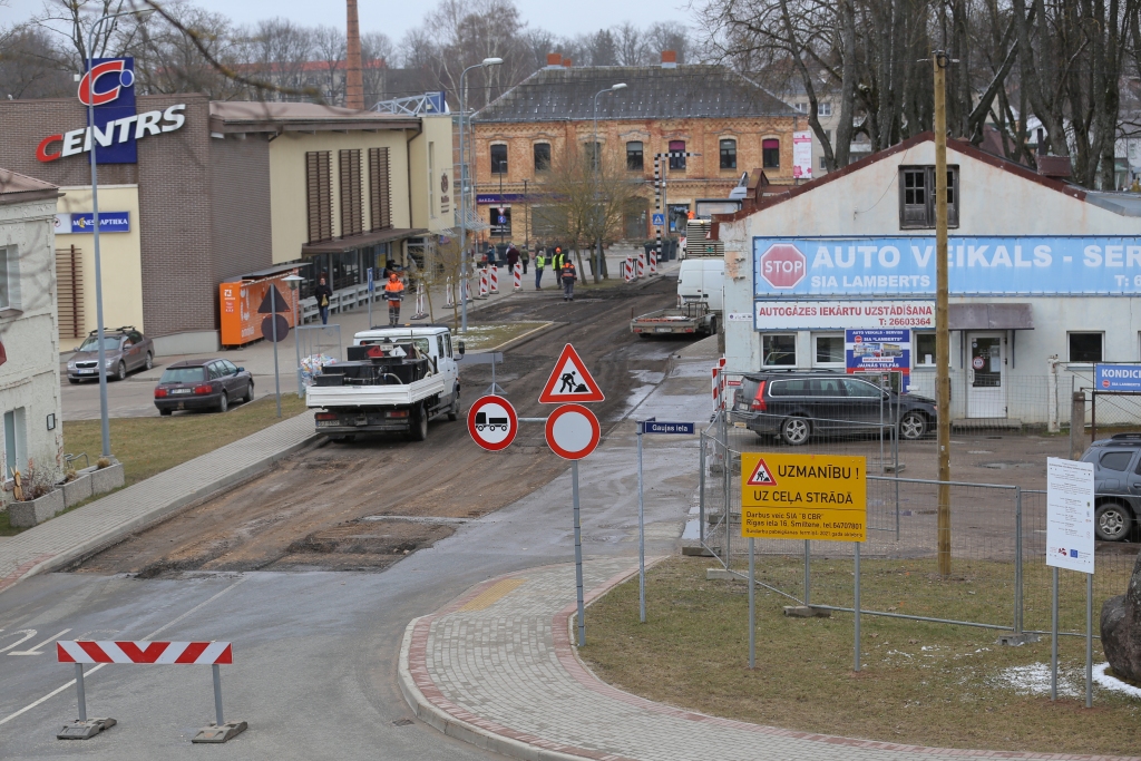 Centrā sākušies  pārbūves darbi