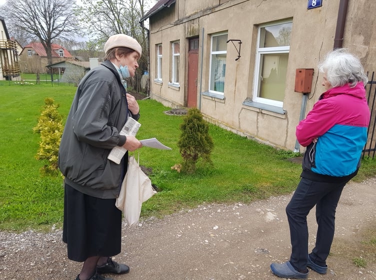 Kaimiņi nespēj vienoties un rast skaidrību jautājumā par lietusūdeņu plūšanu