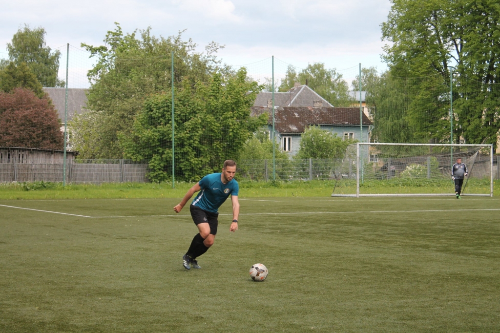 Valkas futbolisti Valgā aizvada  trešo pārbaudes spēli