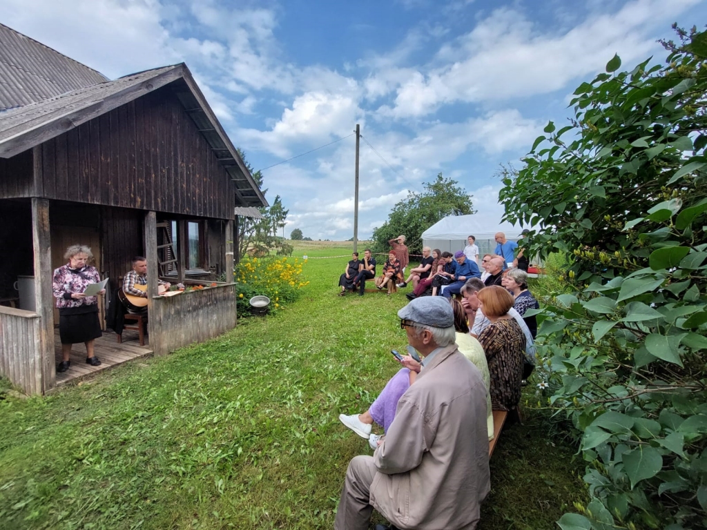 Visas filozofiskās kategorijas ir pārejošas,  izņemot laiku – “Strautiņos” piemin Velgu Krili