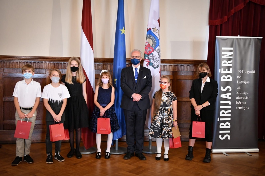 Valkas Mākslas skolas audzēkne iegūst otro vietu skolēnu darbu konkursā “Sibīrijas bērni”