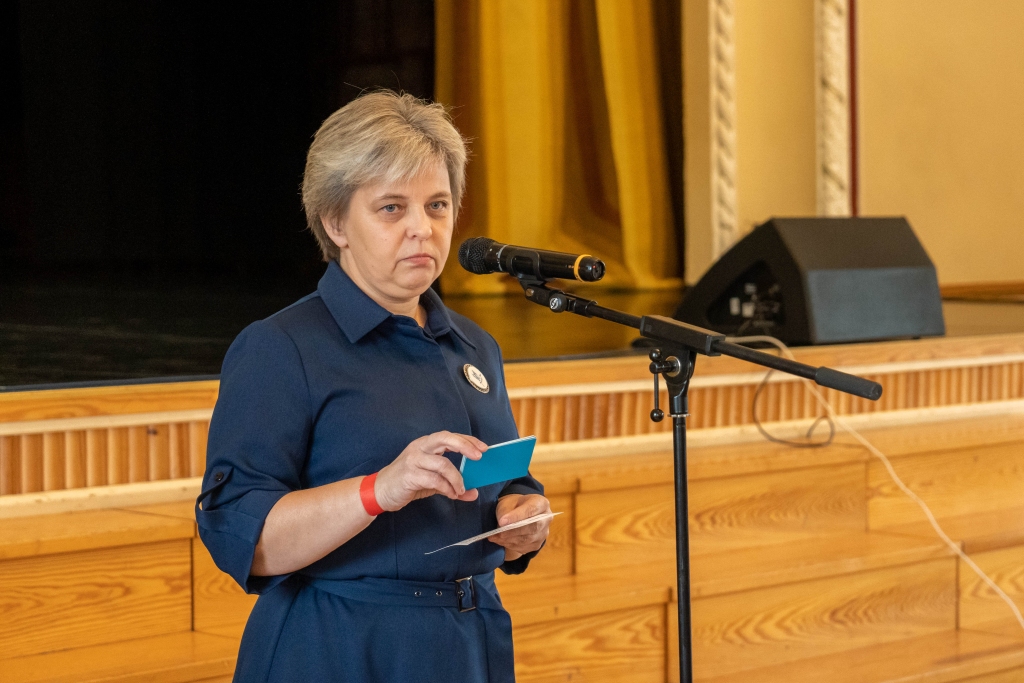 Saņemot Jāņa Cimzes balvu, atgādina par sirdsapziņu