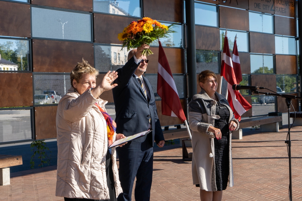 Zinību dienas svētku gājiena galamērķis – dvīņu pilsētu Valkas un Valgas centrs