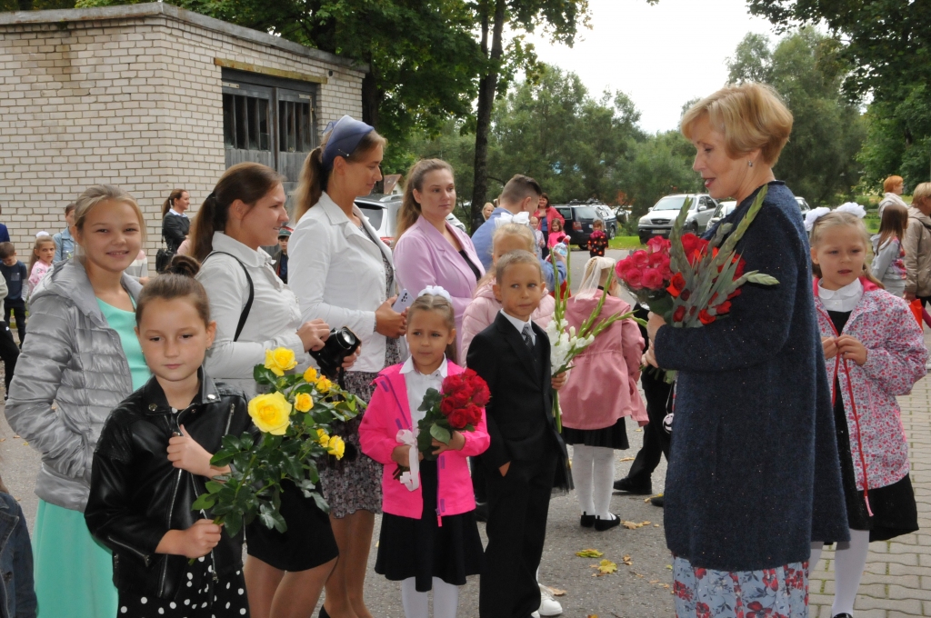 Igaunijā dzīvojošie bērni  nodod testus un apmeklē Valkas mākslas un mūzikas skolas