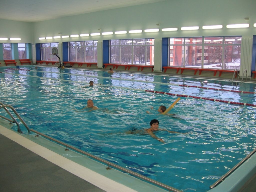 Smiltenes novada senioriem pieejamas bezmaksas peldēšanas un pirts nodarbības